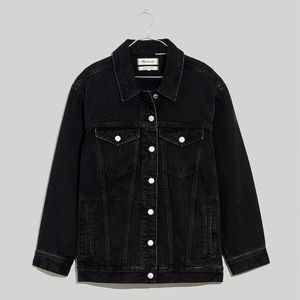 Madewell Oversized Trucker Jean Jacket in Washed Black,‎ Size S